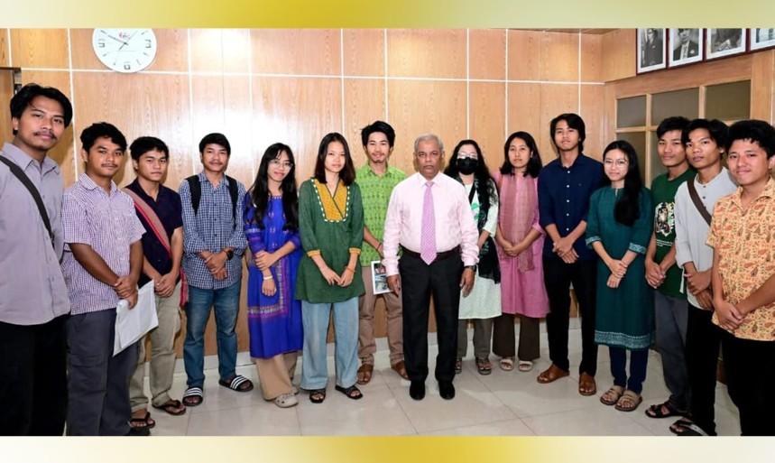 চবিতে আদিবাসী জনগোষ্ঠীর উৎসবে ছুটির দাবিতে স্মারকলিপি প্রদান